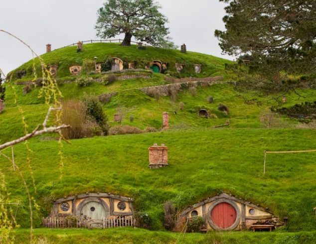 Hobbiton Movie Set